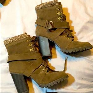Shoe dazzle- winter booties
